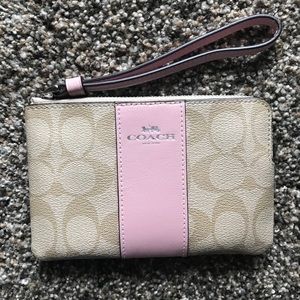 Coach Wristlet NWT Small